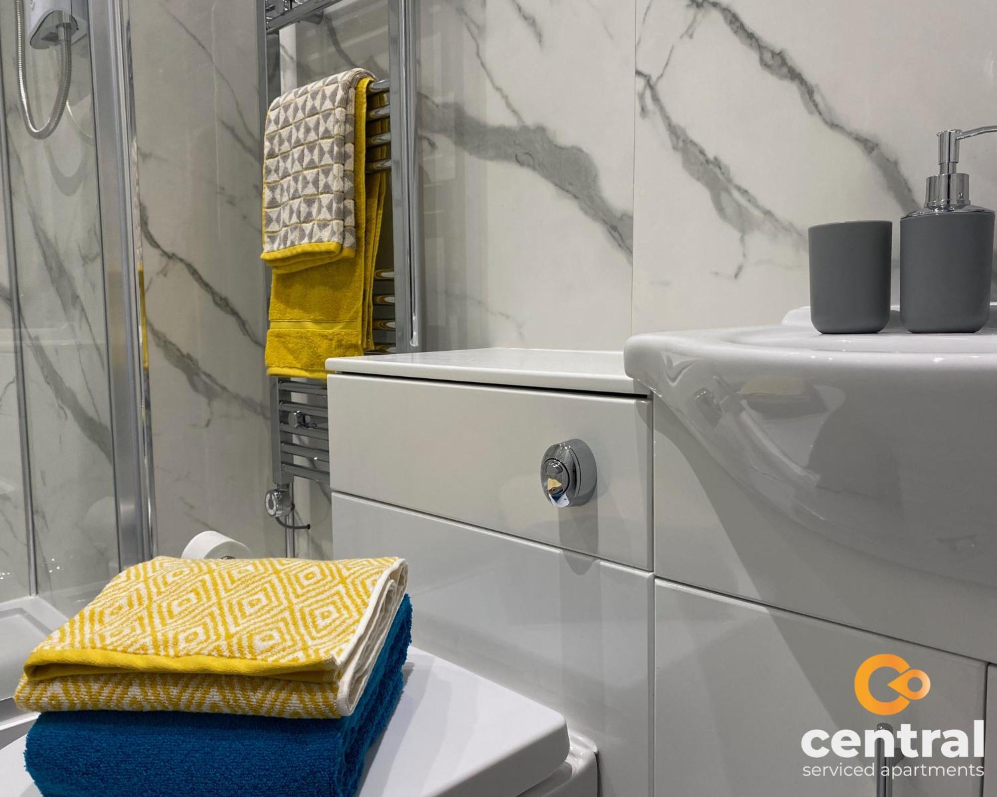 Central Serviced Apartments - 1 Bedroom - Modern - Close To Transport Links - Quiet Neighbourhood - Wifi - Fully Equipped - Smart Tvs In All Rooms - Monthly Stays Welcome - Free Street Parking - Ideal Relocation To Dundee Accommodation Dış mekan fotoğraf